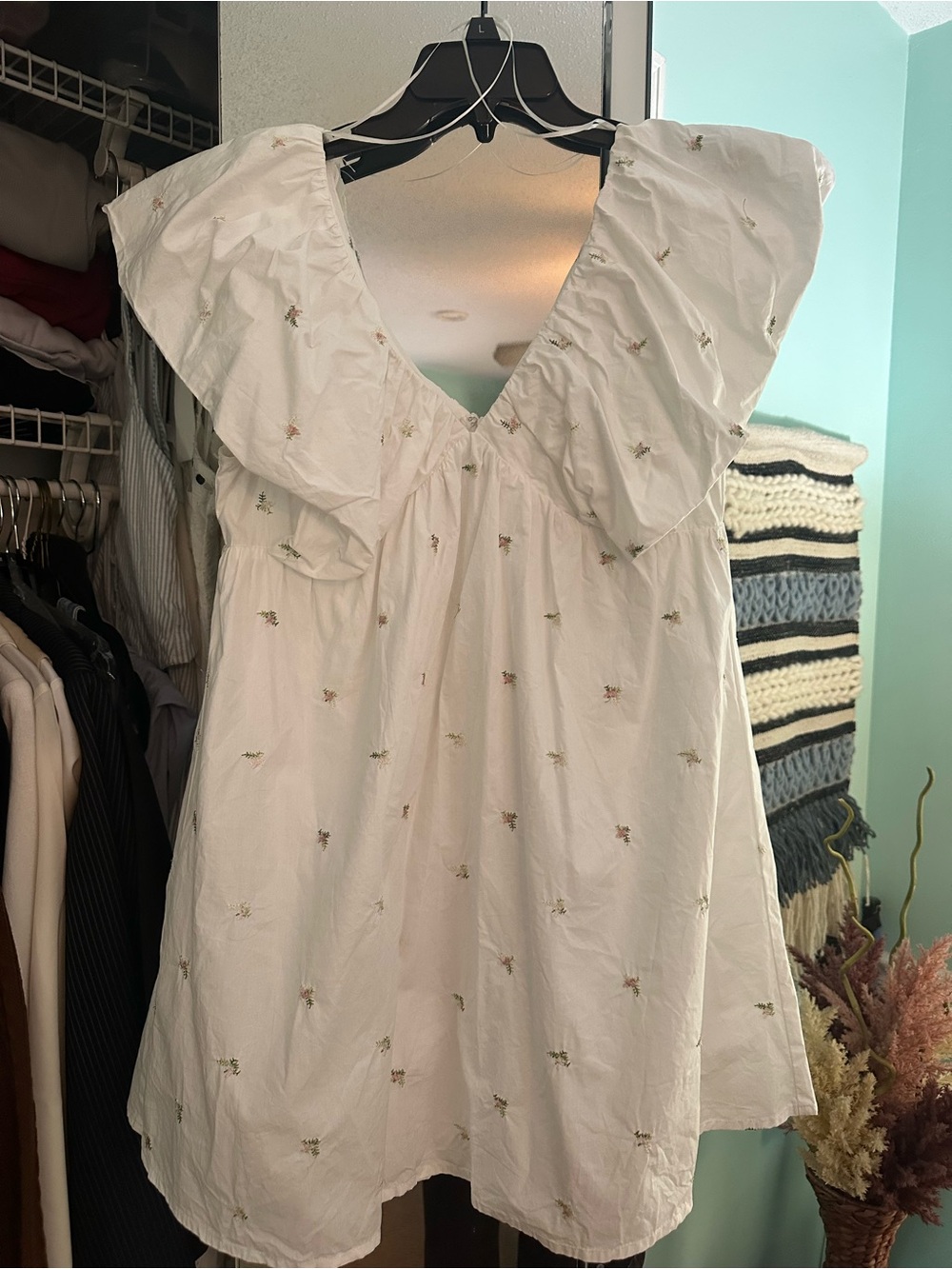 Women’s Cream Ruffle-Shoulder Embroidered Dress